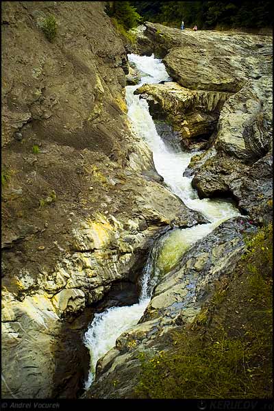 Fotografia: Cascada Putnei / Putna's Waterfall, KERUCOV .ro © 1997 - 2025 || Andrei Vocurek