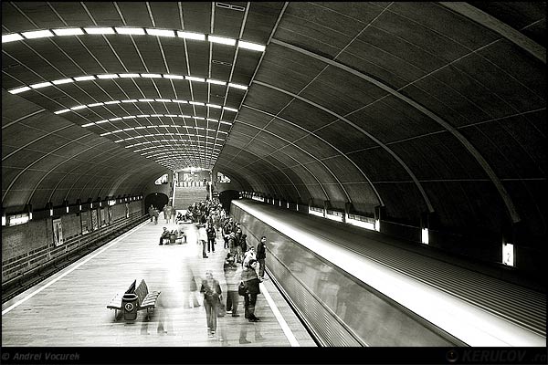 Fotografia: Statia de metrou Titan / Titan Metro Station, KERUCOV .ro © 1997 - 2025 || Andrei Vocurek