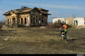 KERUCOV .ro - Fotografie si Jurnale de Calatorie - Traseu MTB Bucuresti - Gradistea - Conacul Hagi Tudorache - Maineasca de Andrei Vocurek